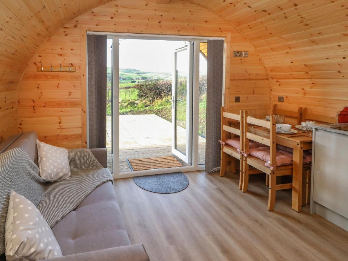 Holly Villa Ulverston Bagian luar foto