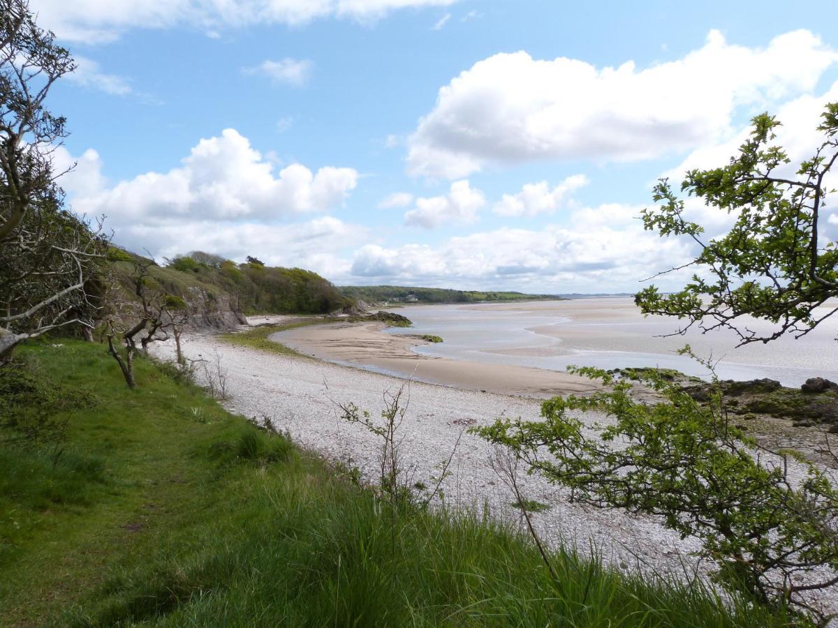 Holly Villa Ulverston Bagian luar foto