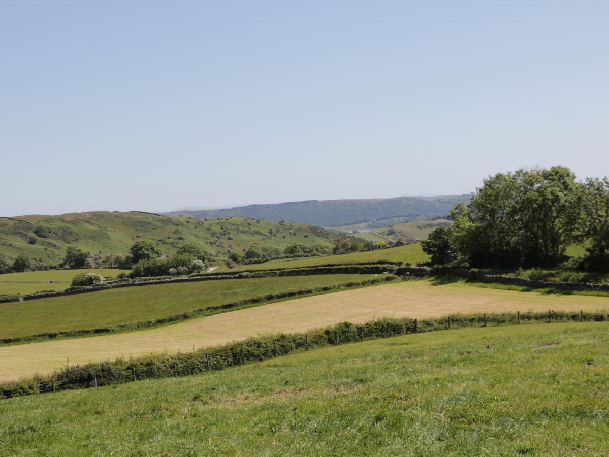 Holly Villa Ulverston Bagian luar foto